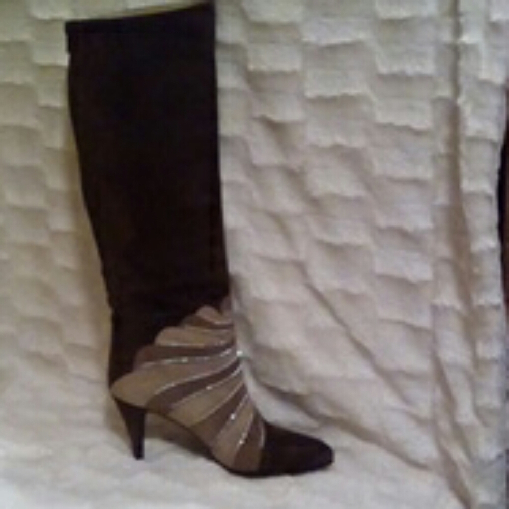 Italian made high end designer suede boots